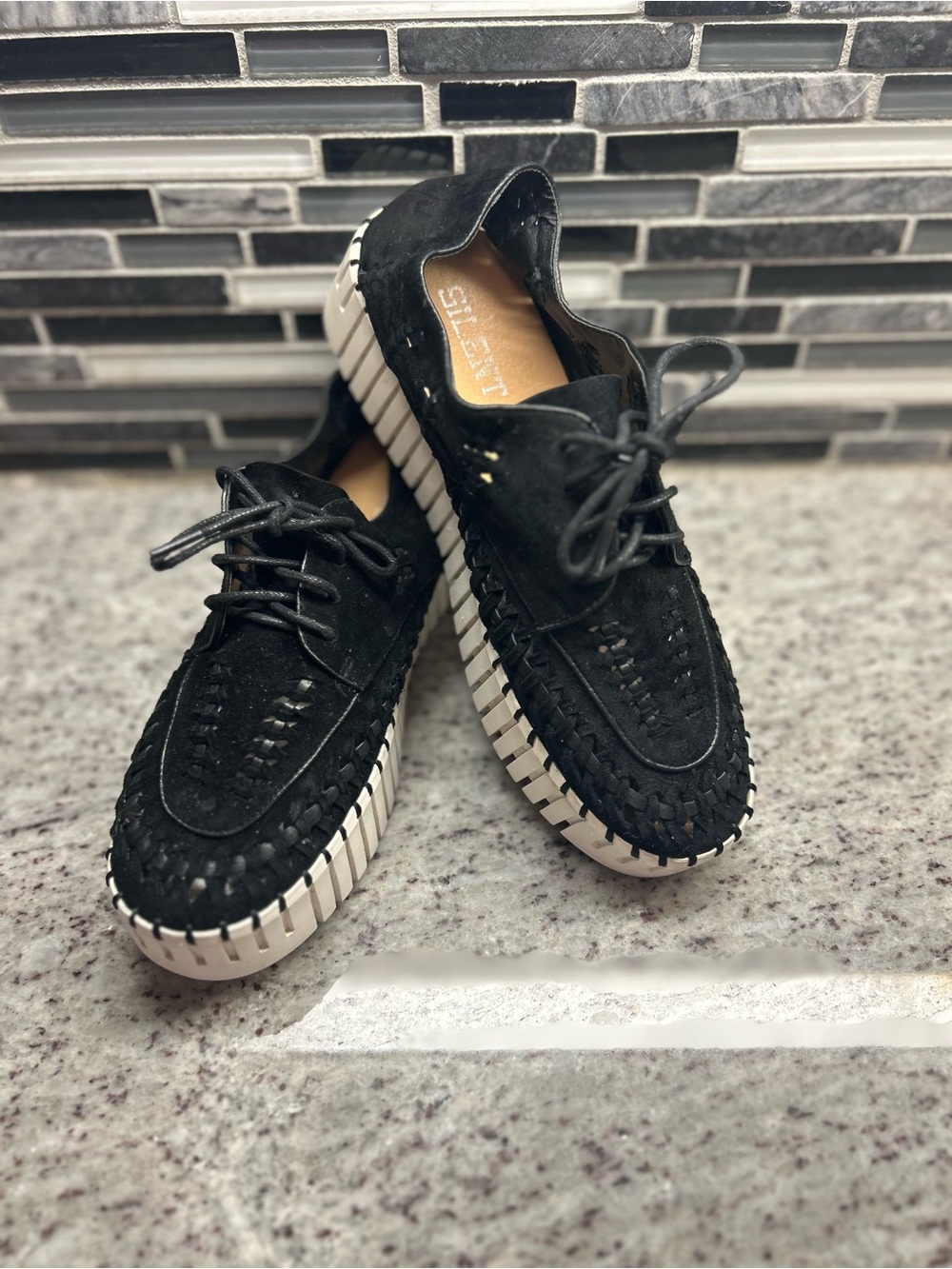 Silent D Womens Brodies Black Suede Lace-Up platform sneakers size 37 eu = 6